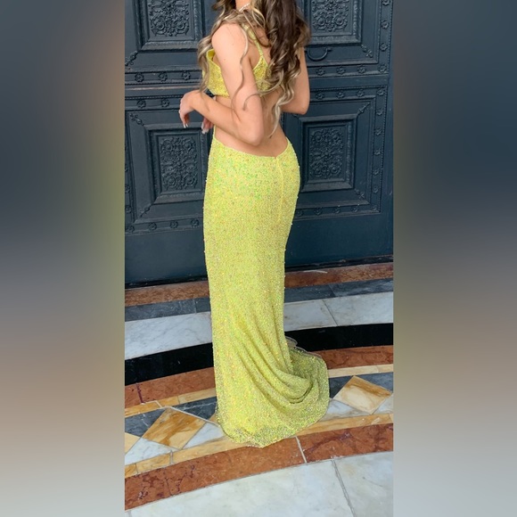 Portia and Scarlett prom dress worn for three hours. Bought for over $650.00. - Picture 11 of 13